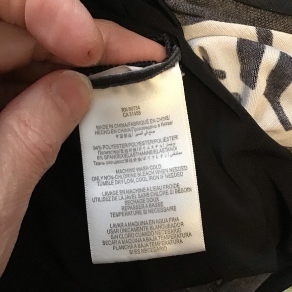 BCBGMaxAzria Black and White Geometric Print Dress - Picture 4 of 14